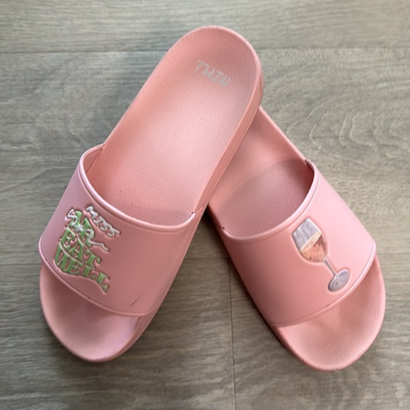 Mr Eatwell Heather McMahan Slides - Picture 6 of 6